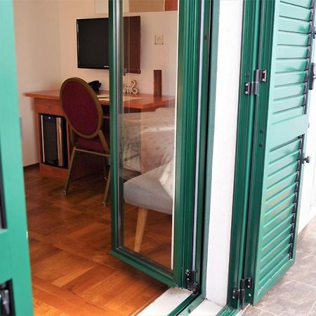 Kleine Hexe B&B Pension Пироваць Екстер'єр фото
