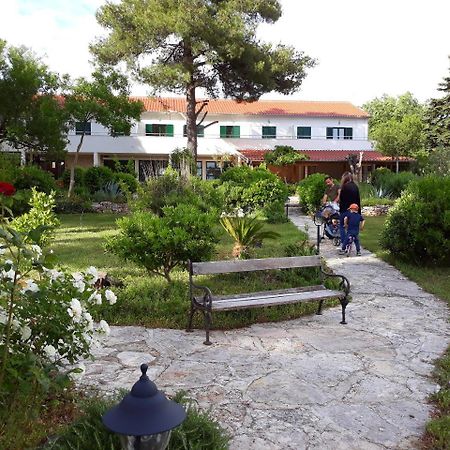 Kleine Hexe B&B Pension Пироваць Екстер'єр фото
