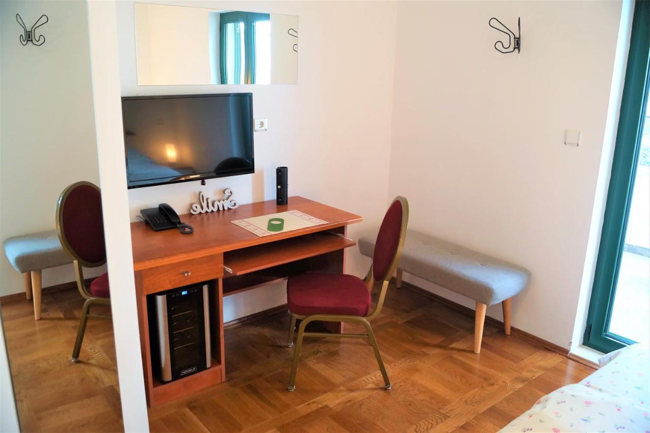 Kleine Hexe B&B Pension Пироваць Екстер'єр фото