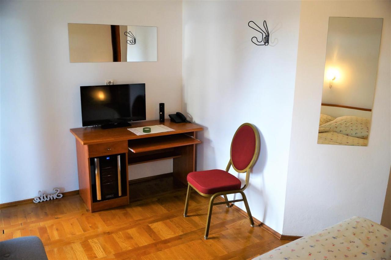 Kleine Hexe B&B Pension Пироваць Екстер'єр фото