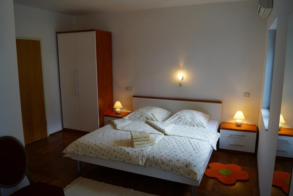 Kleine Hexe B&B Pension Пироваць Номер фото