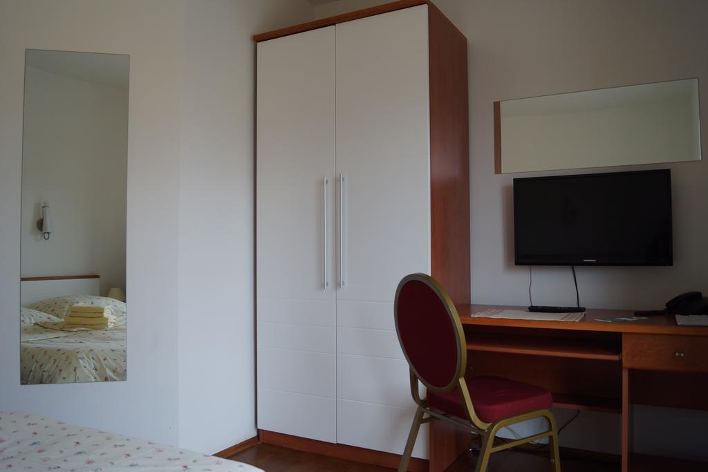 Kleine Hexe B&B Pension Пироваць Екстер'єр фото