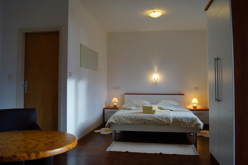 Kleine Hexe B&B Pension Пироваць Номер фото